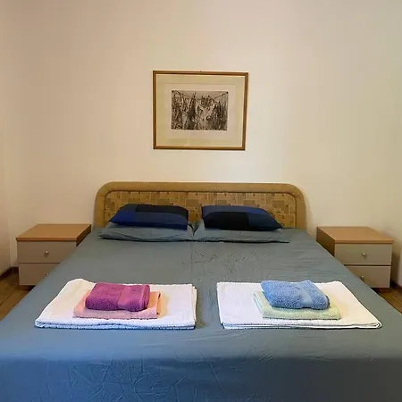 Specious Center Retreat In 55m2